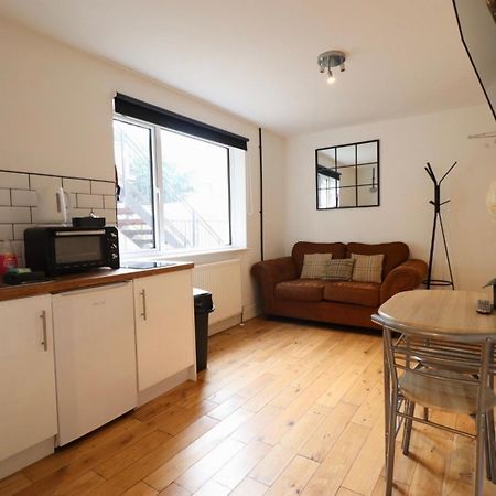 Апартаменты Flat 4, 10 St John'S Борнмут Экстерьер фото